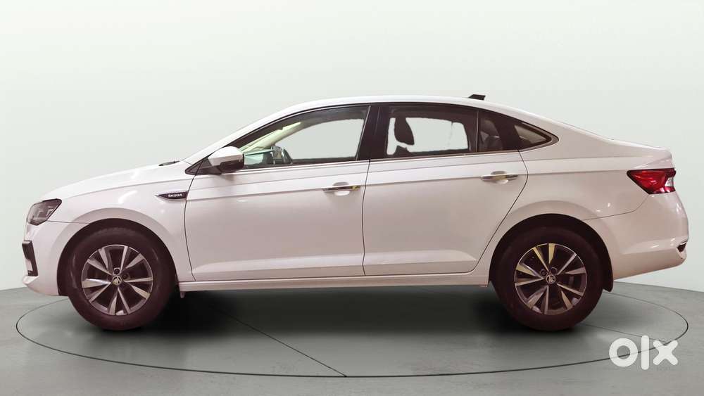 Skoda Slavia Style 1.0l Tsi Mt, 2022, Petrol