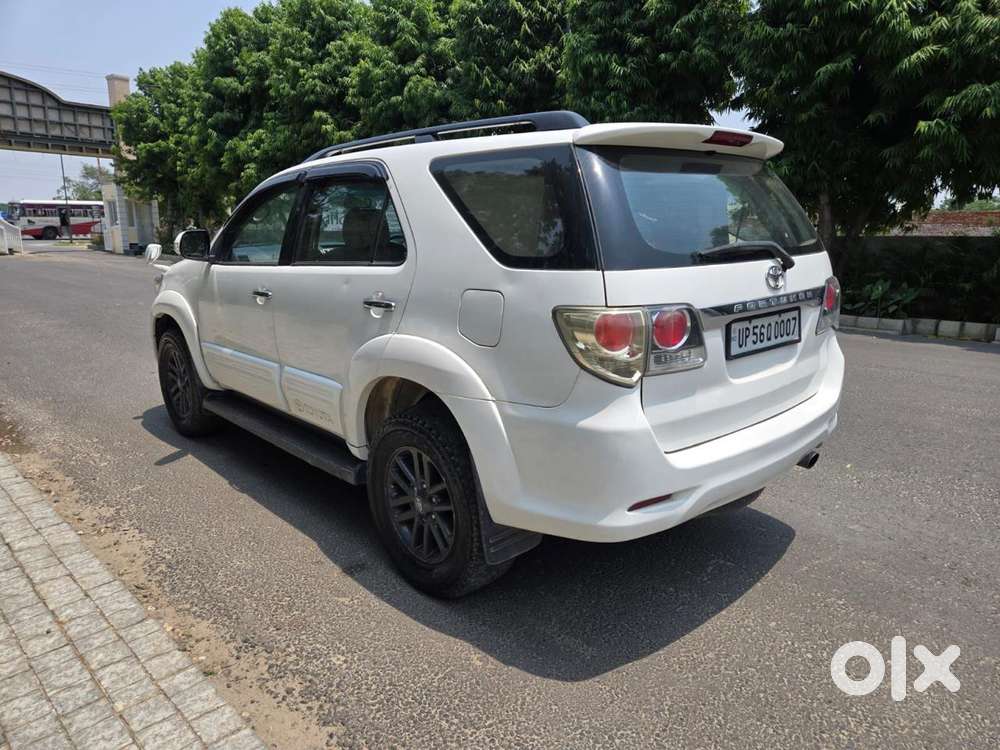 Toyota Fortuner 4x2 Manual, 2015, Diesel