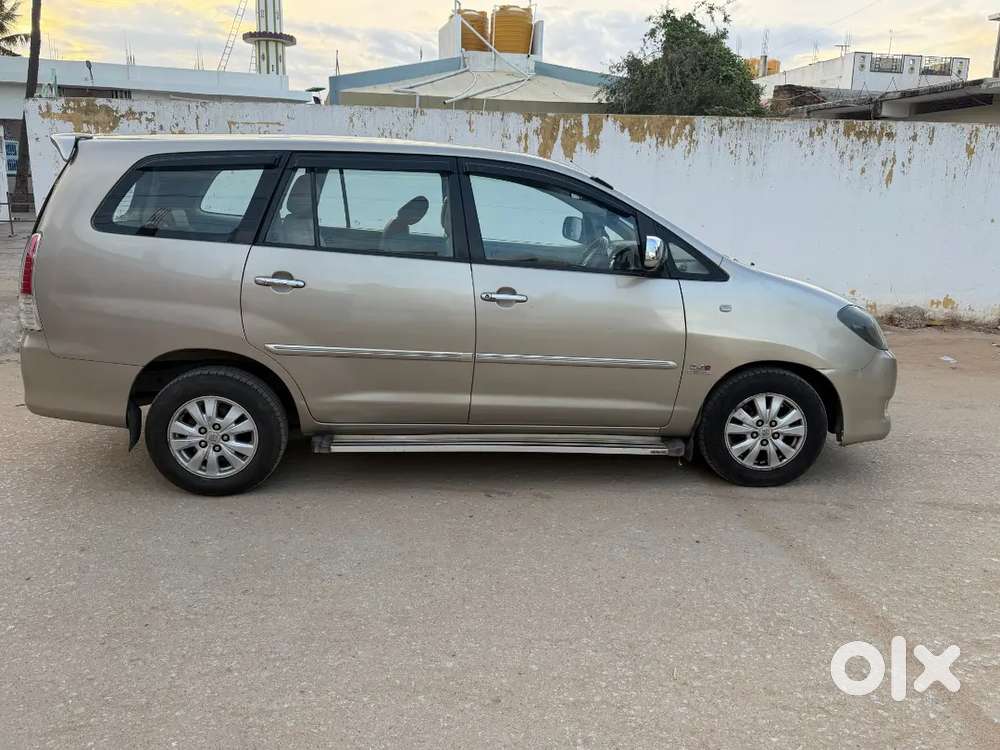 Toyota Innova Diesel 2011