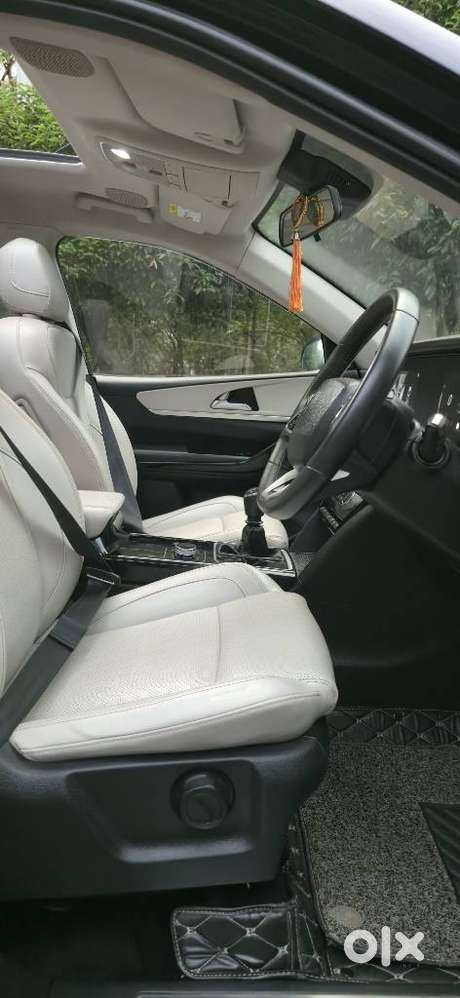 Mahindra Xuv700 2.2 Ax 7 Diesel Mt Luxury Pack Str, 2022, Diesel