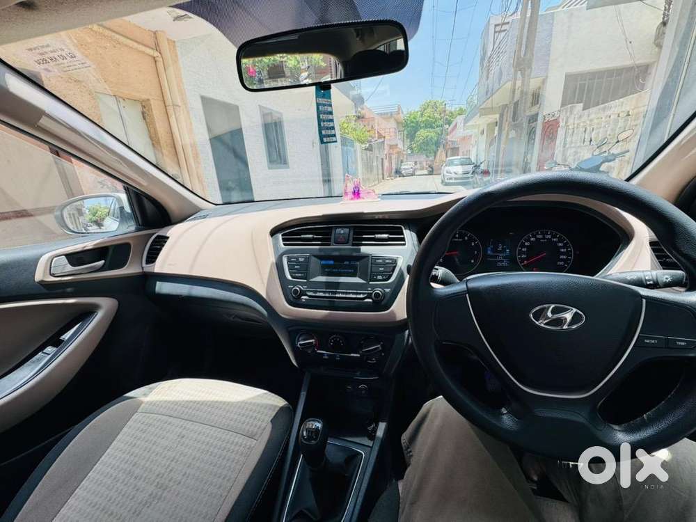 Hyundai Petrol Car 2018 White Colour Rarely Used