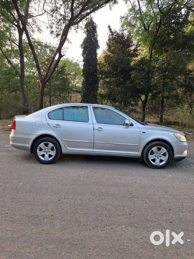 Skoda Laura Ambiente 2.0 Tdi Cr Automatic, 2011, Diesel