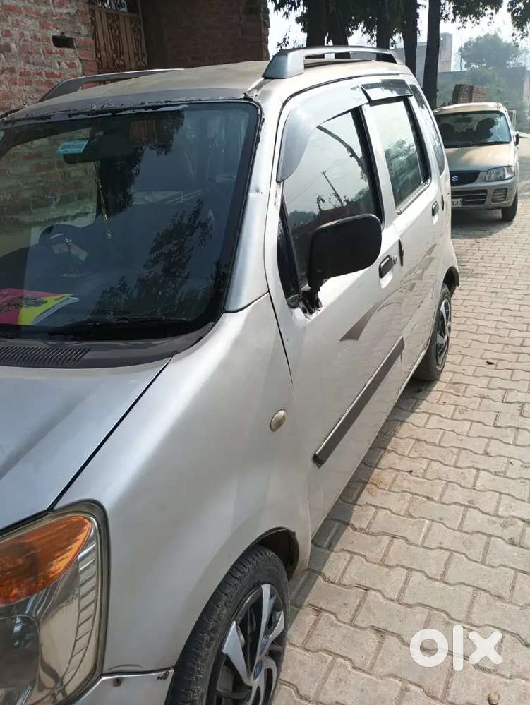 Bich Rahi Hi