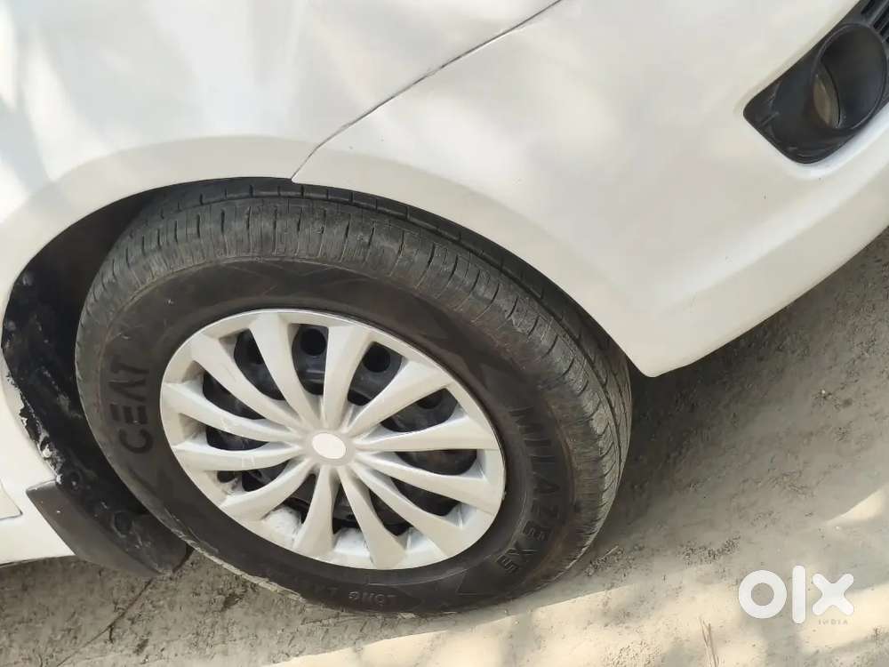 Gadi Bilkul Ok Condition Mein Hai Aur 4 Tyre New H .