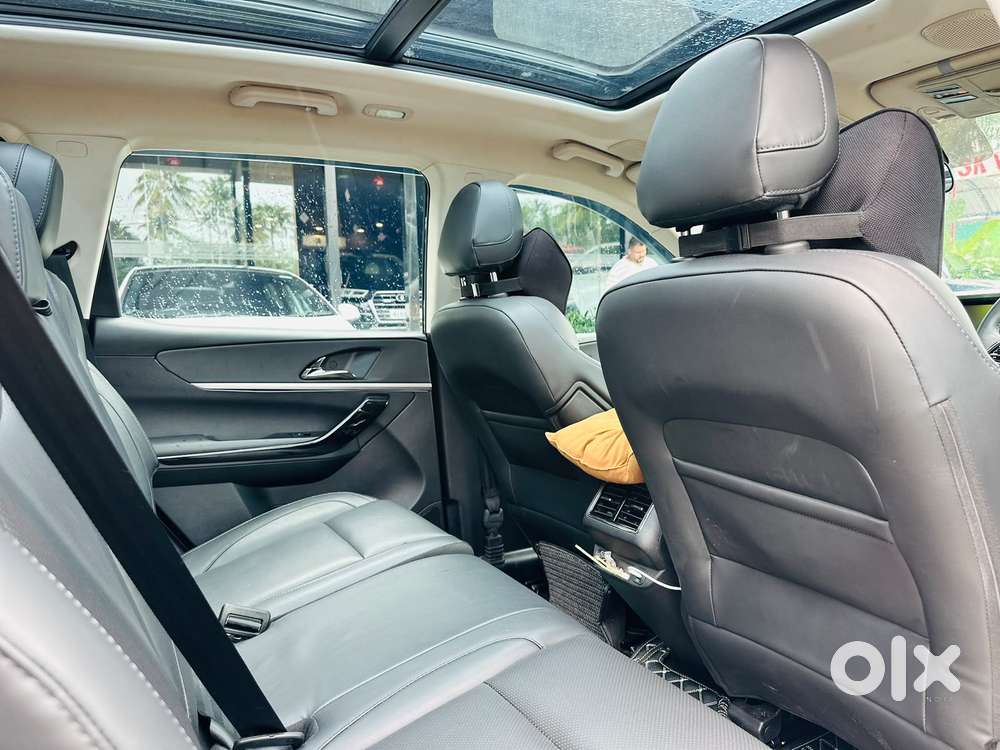 Mahindra Xuv700 2.2 Ax 7 Diesel At Str Awd, 2025, Diesel