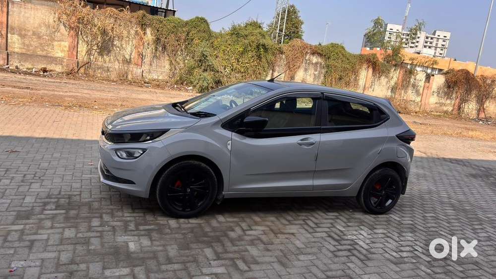 Tata Altroz 2020 Pure Grey Petrol Well Maintained