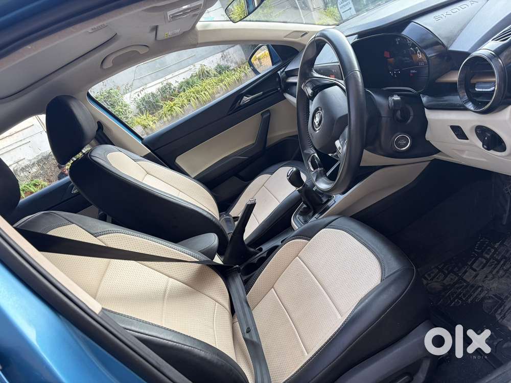 Skoda Slavia Style 1.0l Tsi Mt, 2023, Petrol