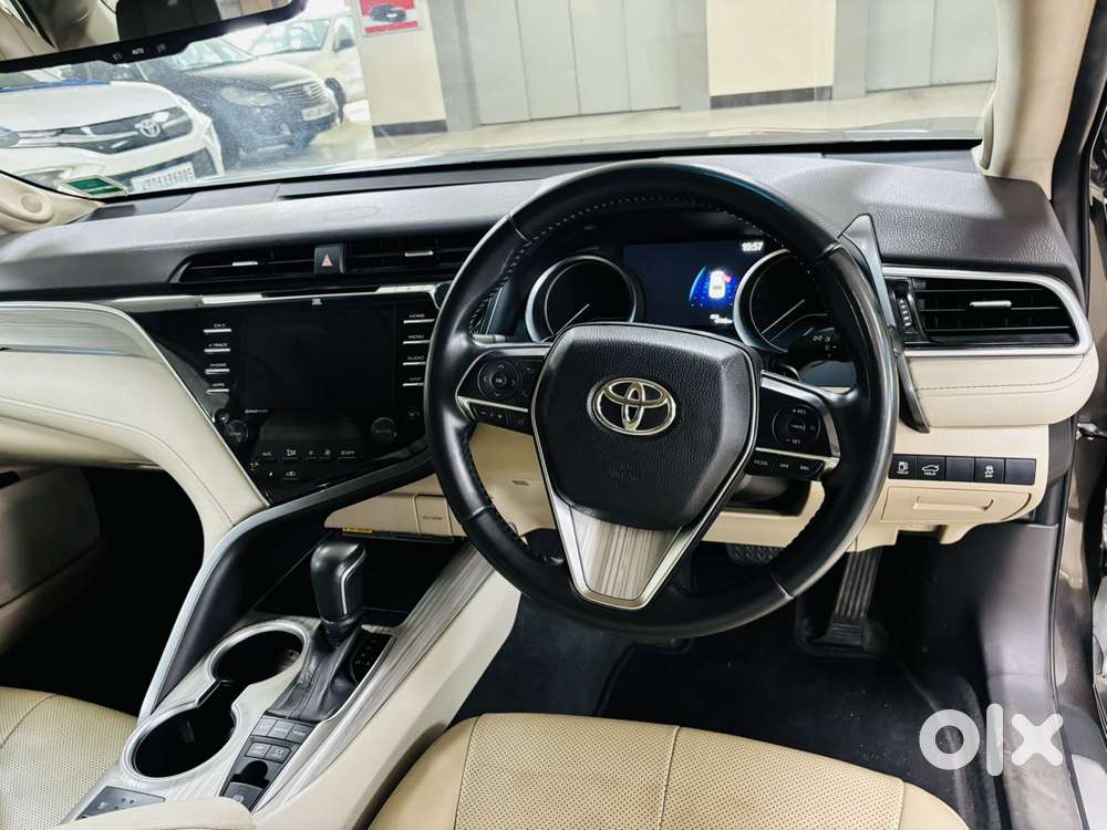 Toyota Camry Hybrid, 2019, Cng & Hybrids