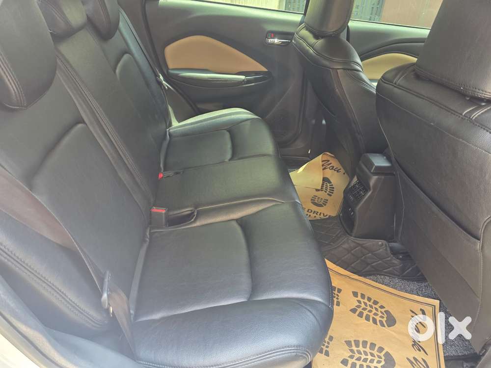 Toyota Glanza 1.2 V Amt, 2025, Petrol