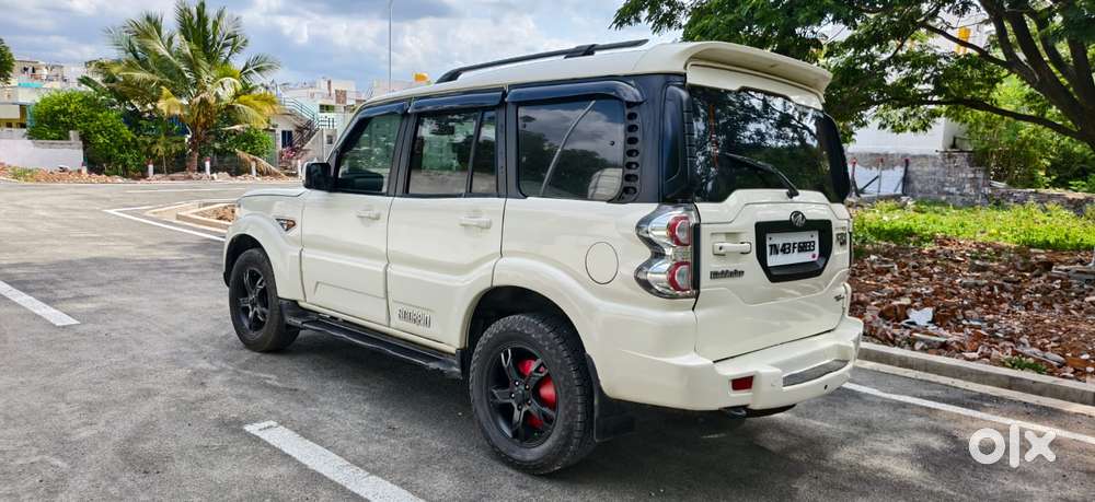 Mahindra Scorpio S10, 2015, Diesel