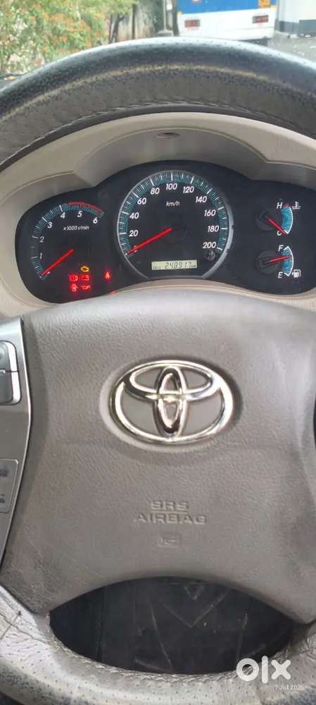 Toyota Innova 2.5 V 2014