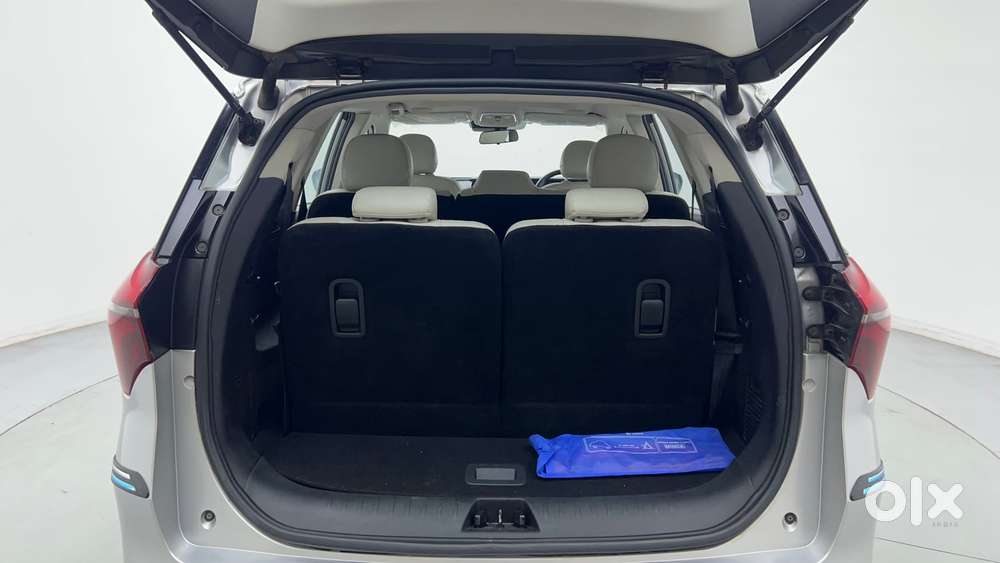 Mahindra Xuv700 2.0 Ax 7 Petrol At Luxury Pack Str, 2022, Petrol