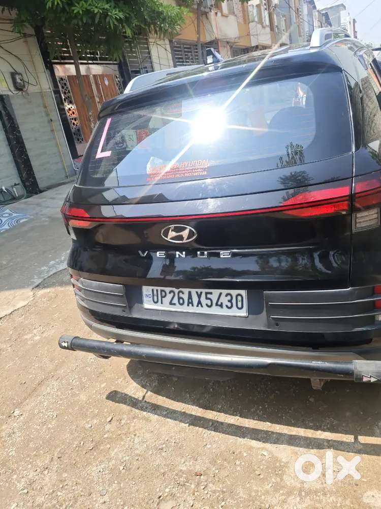 Hyundai Venue 2025 Cng & Hybrids 20450 Km Driven
