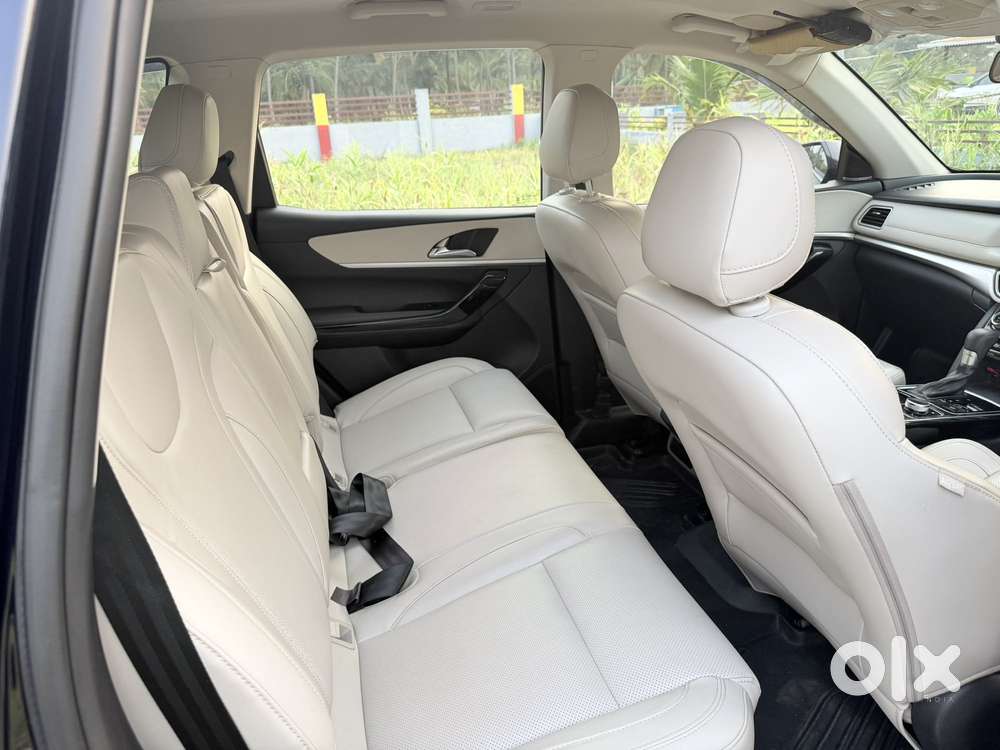 Mahindra Xuv700 Ax7 Luxury Pack Awd, 2023, Diesel