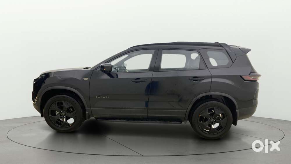 Tata Safari Accomplished Dark Edition, 2024, Diesel