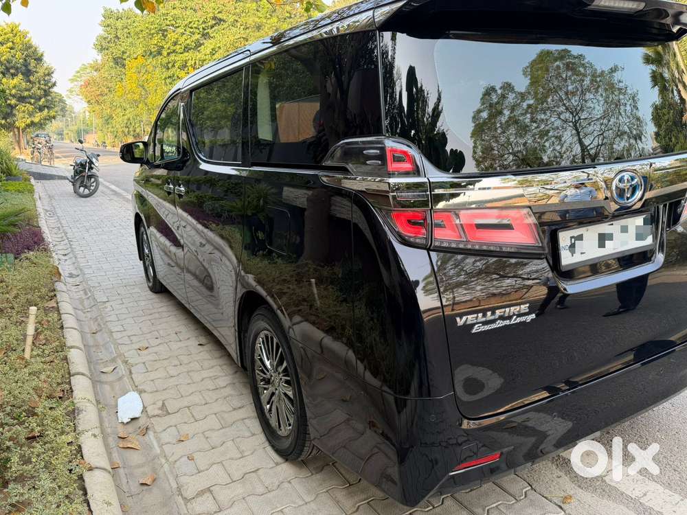 Toyota Vellfire Vip – Executive Lounge, 2023, Petrol