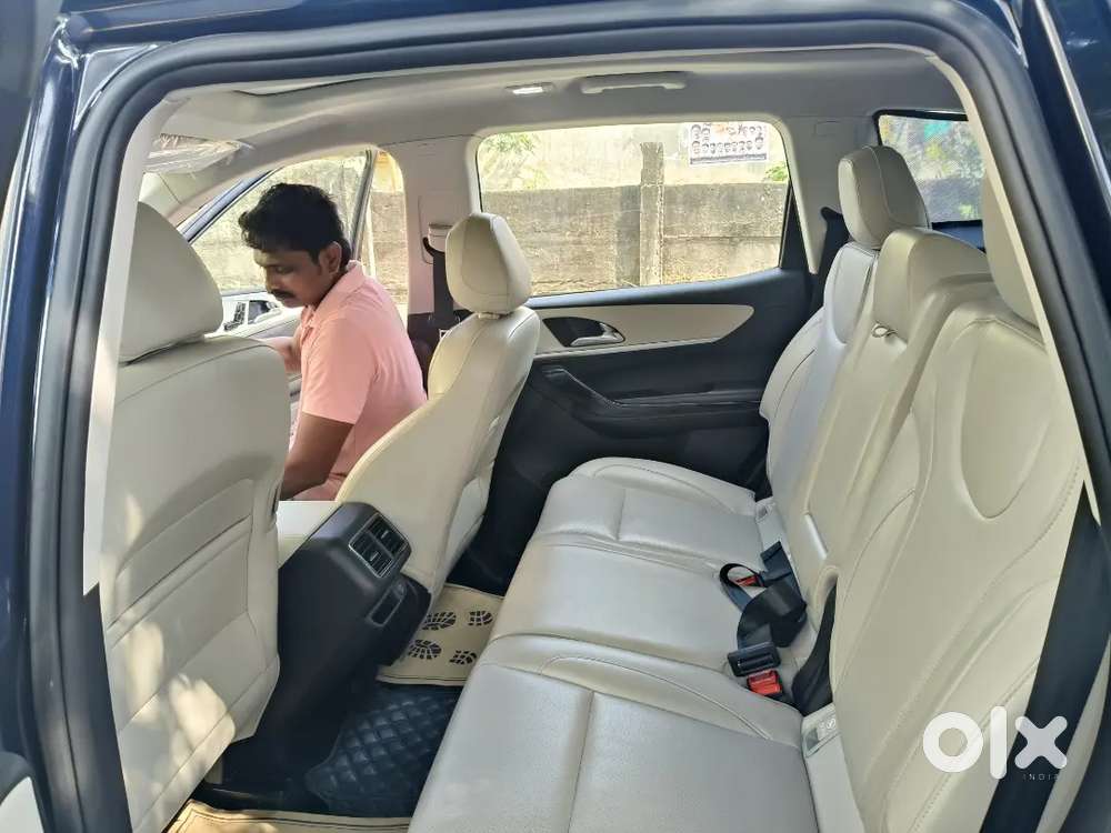 No Middle Man - Xuv 700 Ax7 Midnight Black Automatic Single Owner