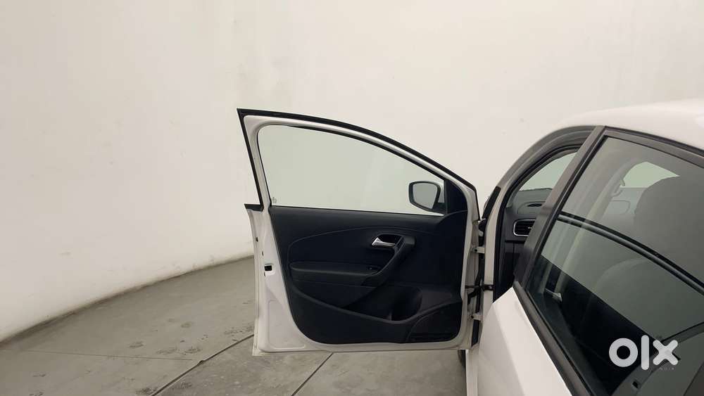 Volkswagen Polo Petrol Comfortline 1.2l, 2015, Petrol