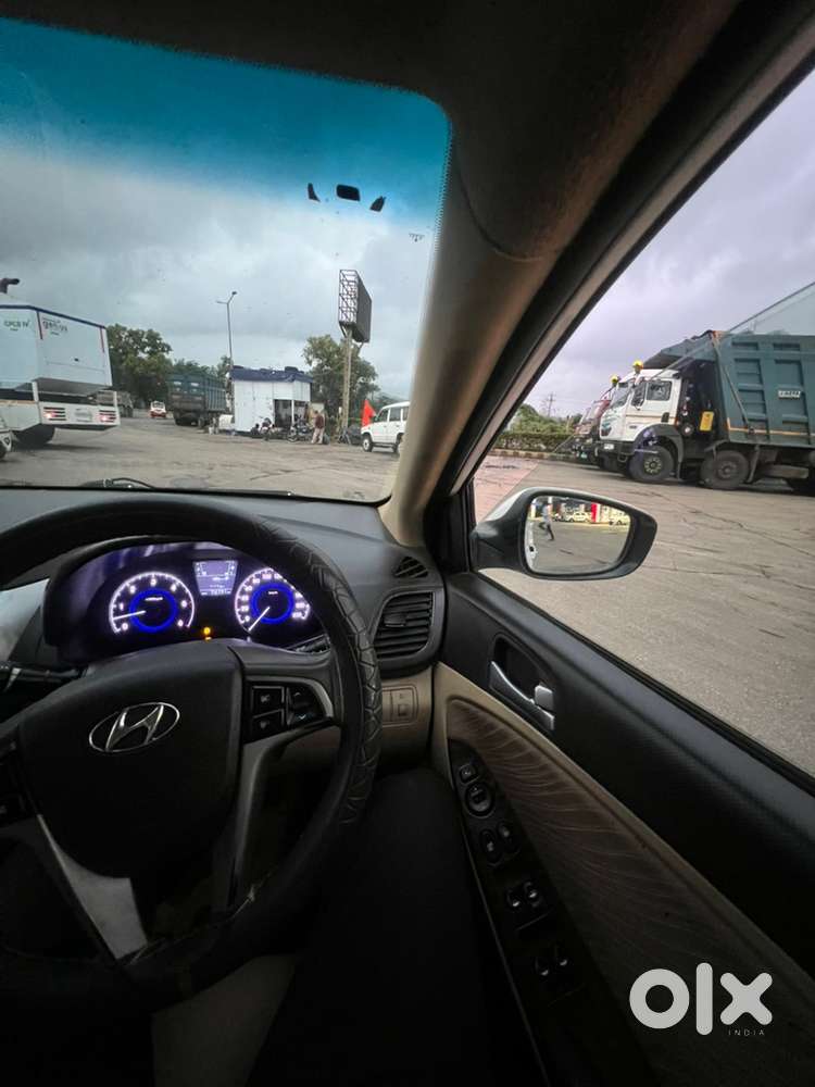 Hyundai Fluidic Verna 2015