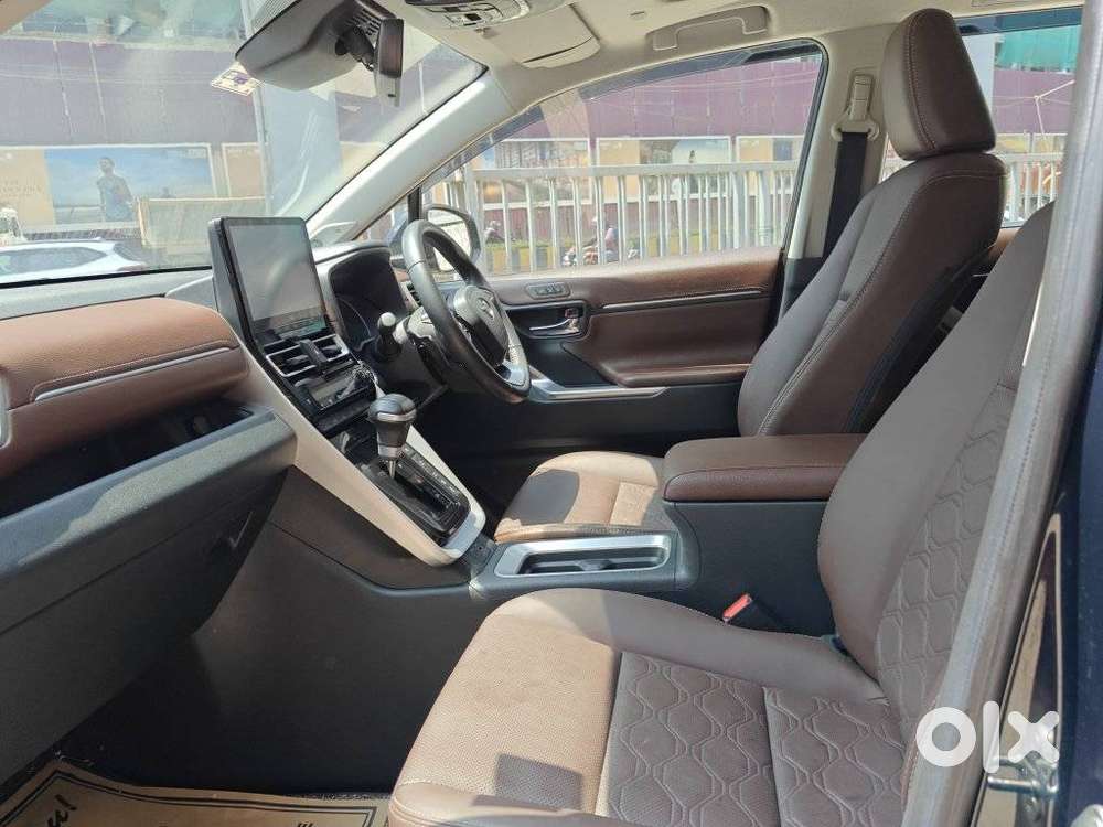 Toyota Innova Hycross 2.0 Zx (o) Hybrid 7 Str, 2024, Petrol