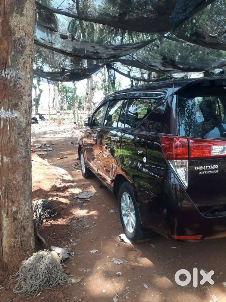 Toyota Innova Crysta 2.4 G Plus Mt 7 Seater 2017 – Company Maintained