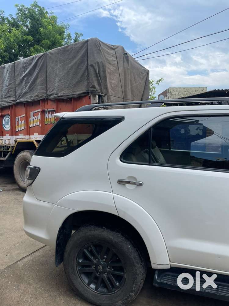 Toyota Fortuner Urgent Sale 2015(dec) Manual Diesel