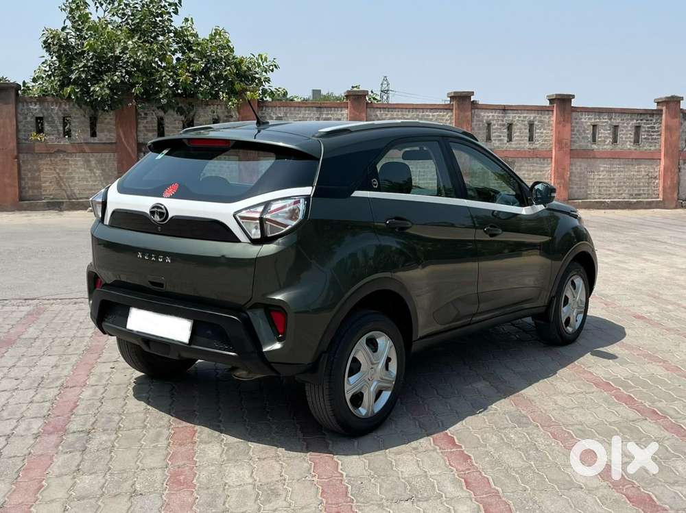 Tata Nexon 1.2 Revotron Xma Amt (s), 2023, Petrol