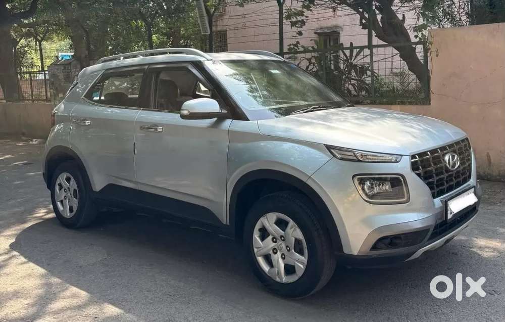 Hyundai Venue 1.2 S (o), 2022, Petrol
