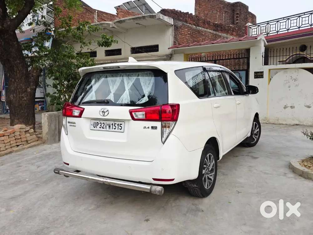 Innova Crysta 2.4 G Mt 7 Seater