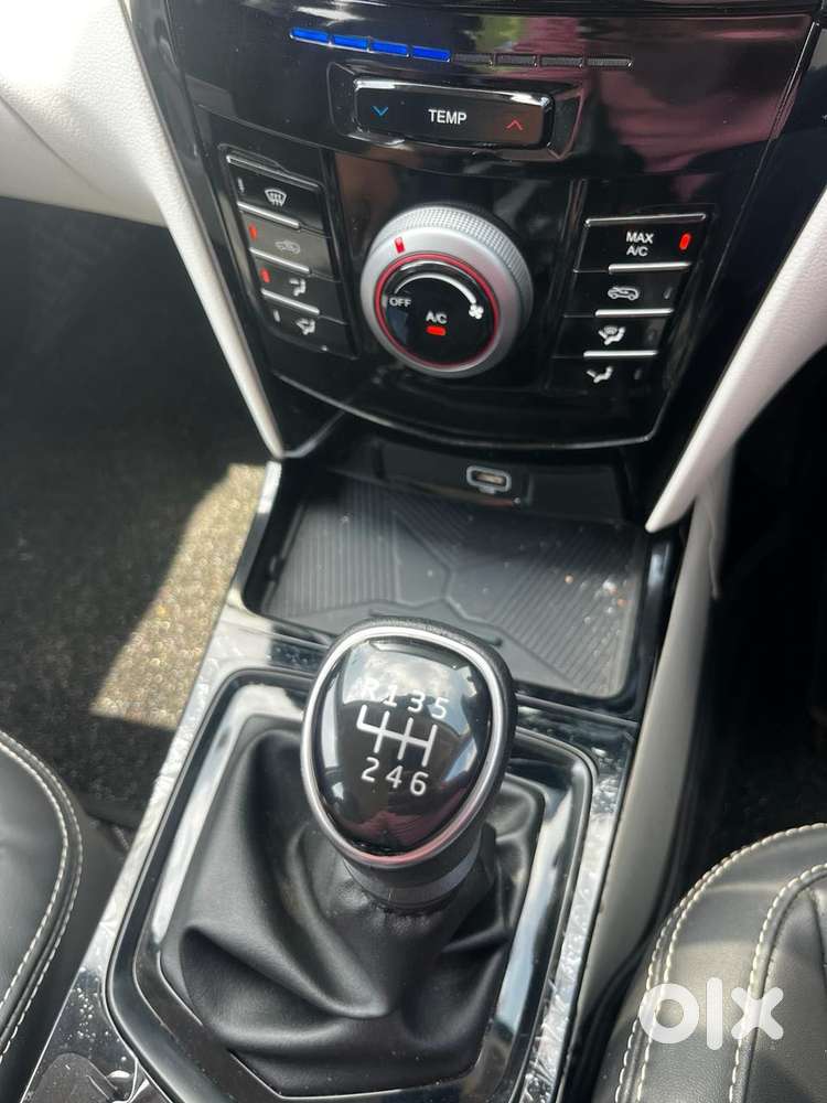 Mahindra Xuv 3xo Ax5 Pm Mt, 2025, Petrol