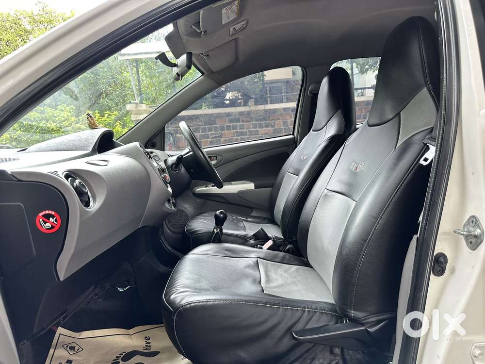 Toyota Etios V, 2011, Petrol