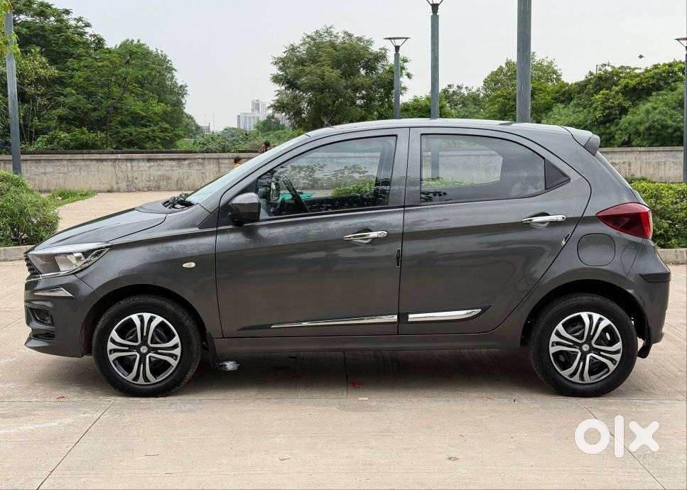 Tata Tiago 1.2 Revotron Xm Cng, 2023, Cng & Hybrids