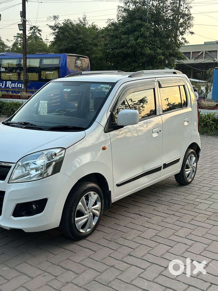 Maruti Suzuki Wagon R Vxi Amt1.2, 2017, Petrol