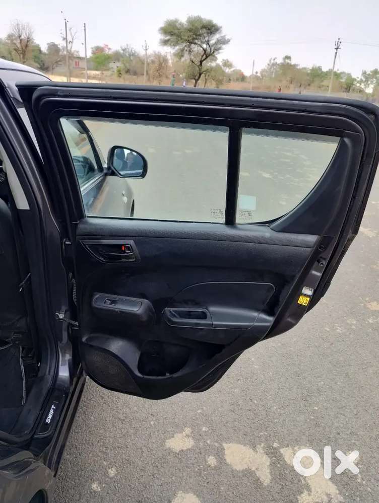 Maruti Suzuki Swift Lxi 2015