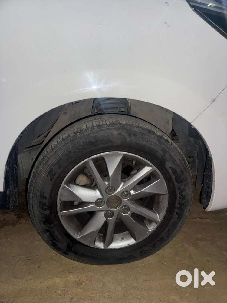 Vip Number Toyota Innova Crysta 2016 Diesel Good Condition