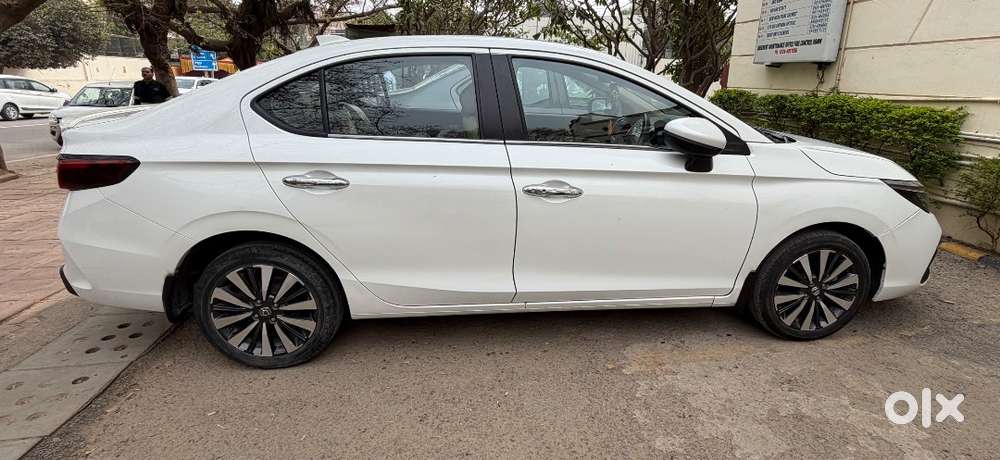 Honda City Zx 2025 Petrol 38564 Km Driven