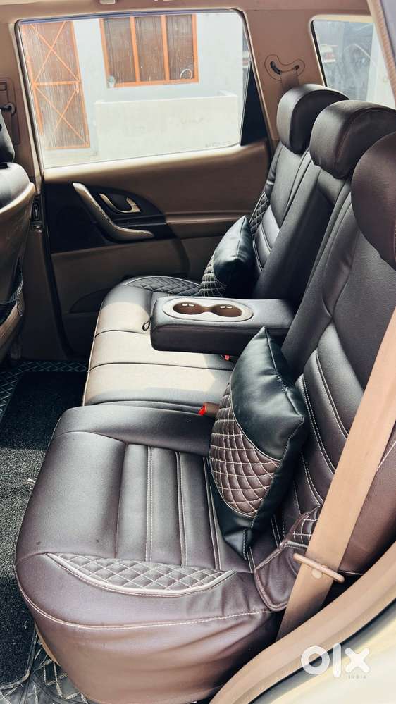 Mahindra Xuv500 W8 2015