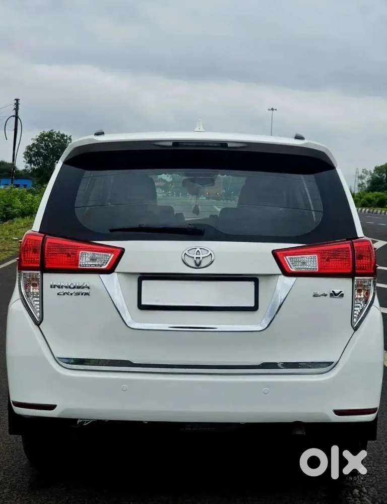 Toyota Innova Crysta 2.4 V 2016