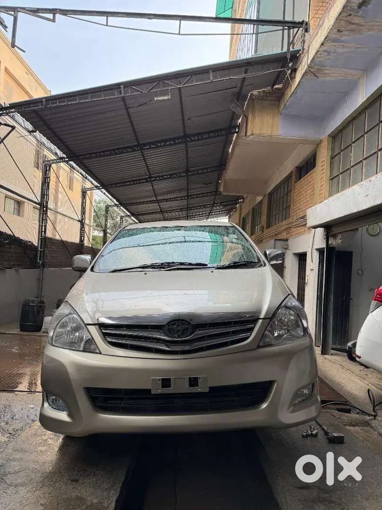 Toyota Innova 2004 Diesel 250000 Km Driven