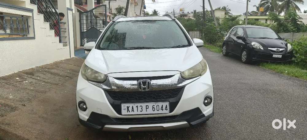 Cruice Control,,having Power Steering, Power Windows, Sunfroof
