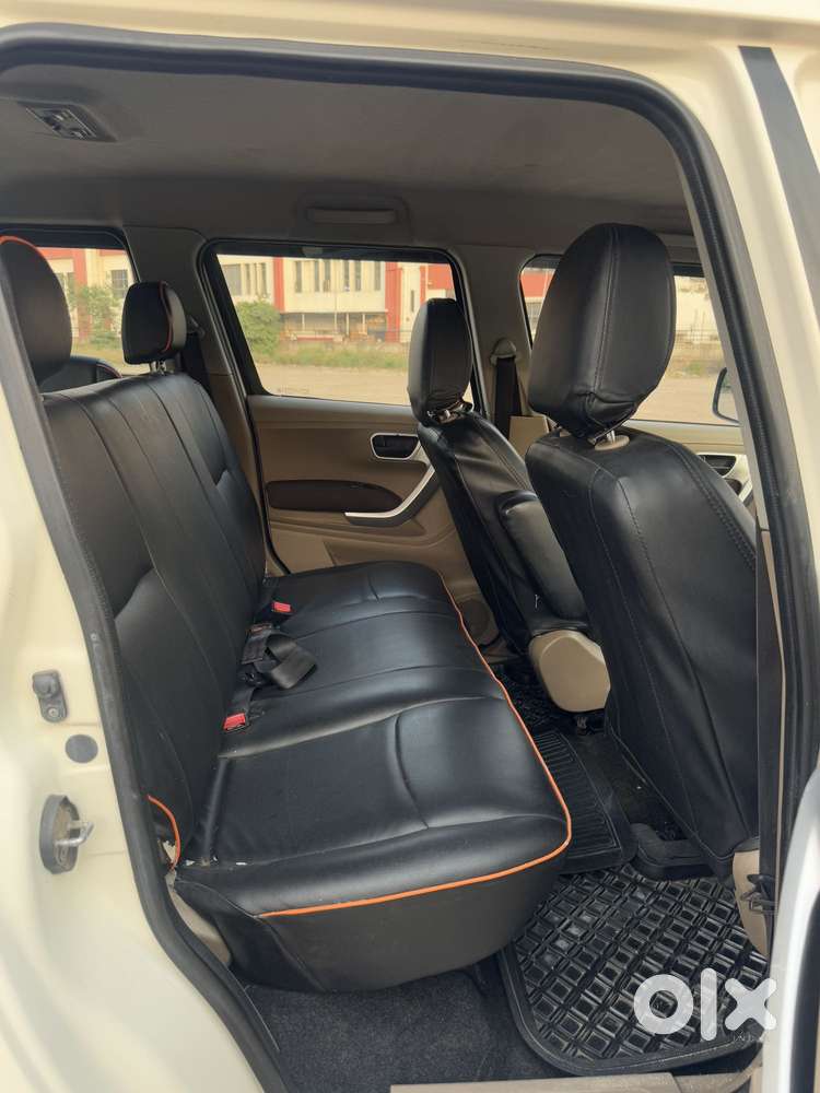 Mahindra Tuv 300 Mhawk100 T8, 2016, Diesel