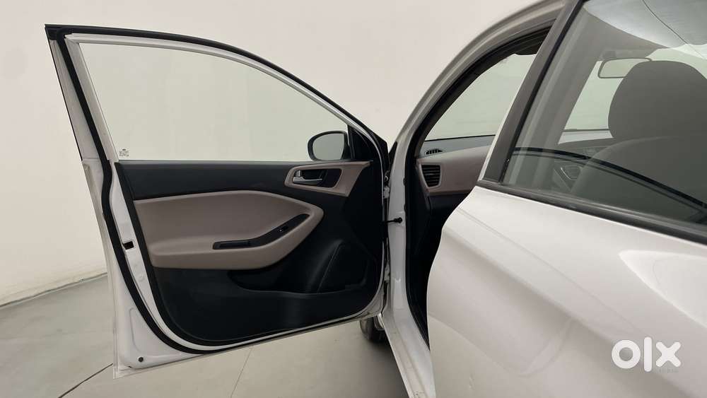 Hyundai Elite I20 1.2magna Executive At, 2018, Petrol