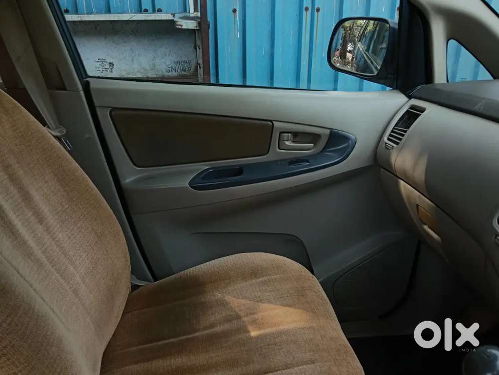 Toyota Innova 2010 Diesel 270000 Km Driven