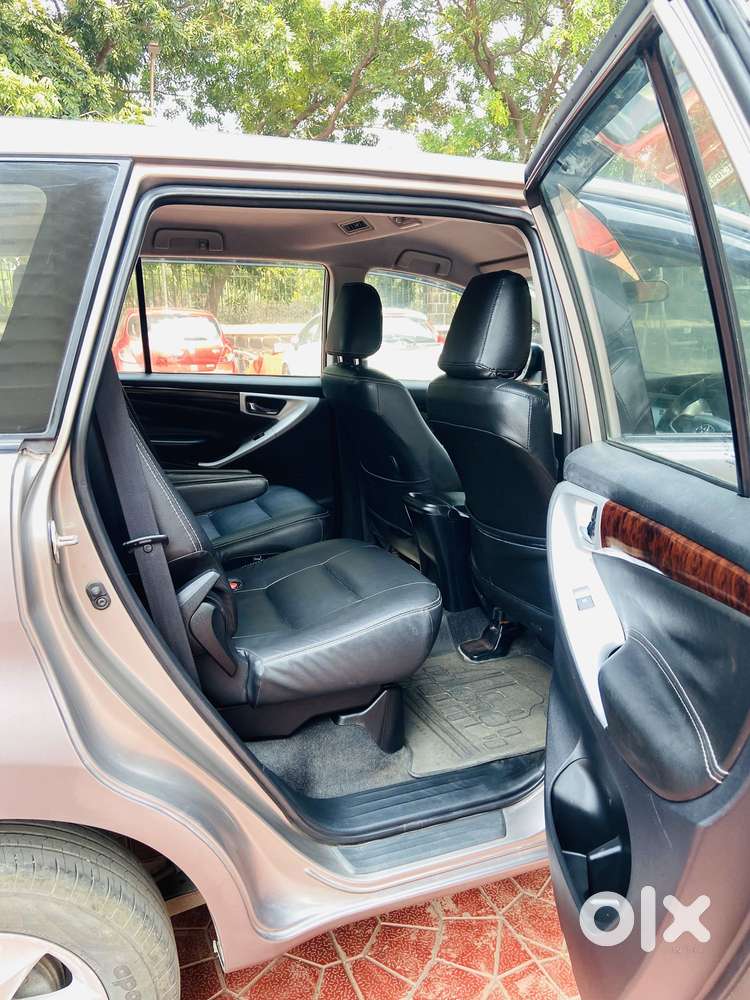 Toyota Innova Crysta 2.4 G Plus Mt, 2016, Diesel