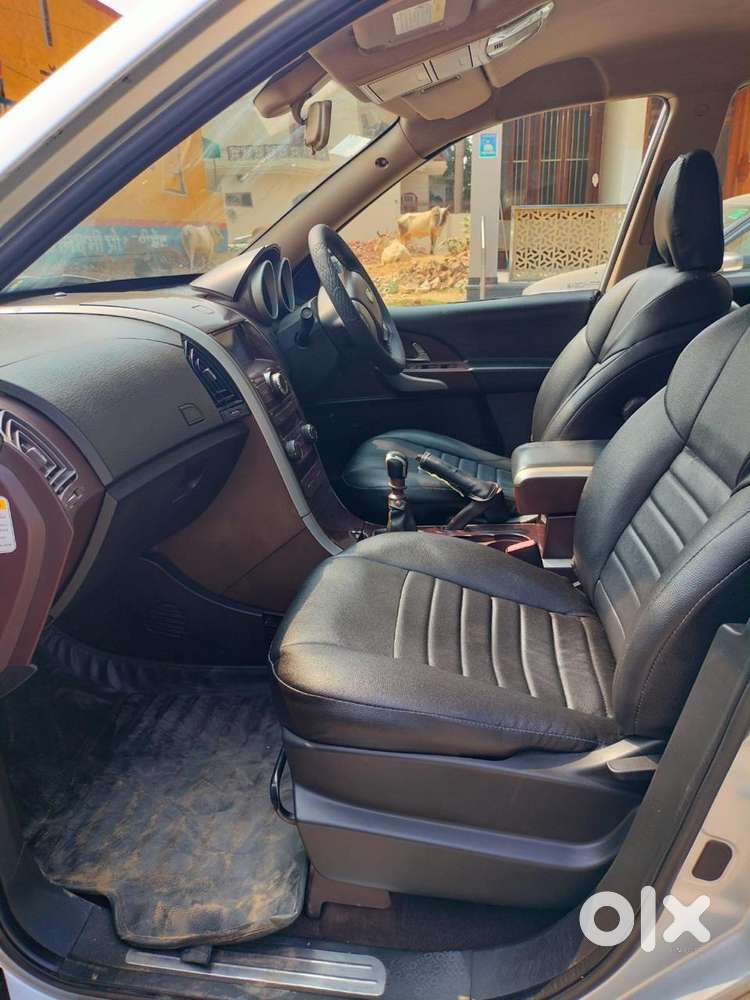 Mahindra Xuv500 W8 2016 Dual Tone