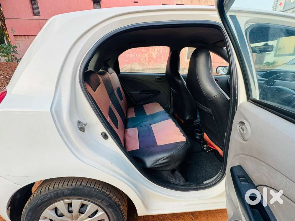 Toyota Etios Liva 2011 Petrol Well Maintained