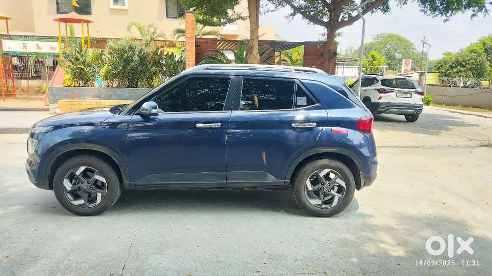 Hyundai Venue 2019 Petrol Well Maintained
