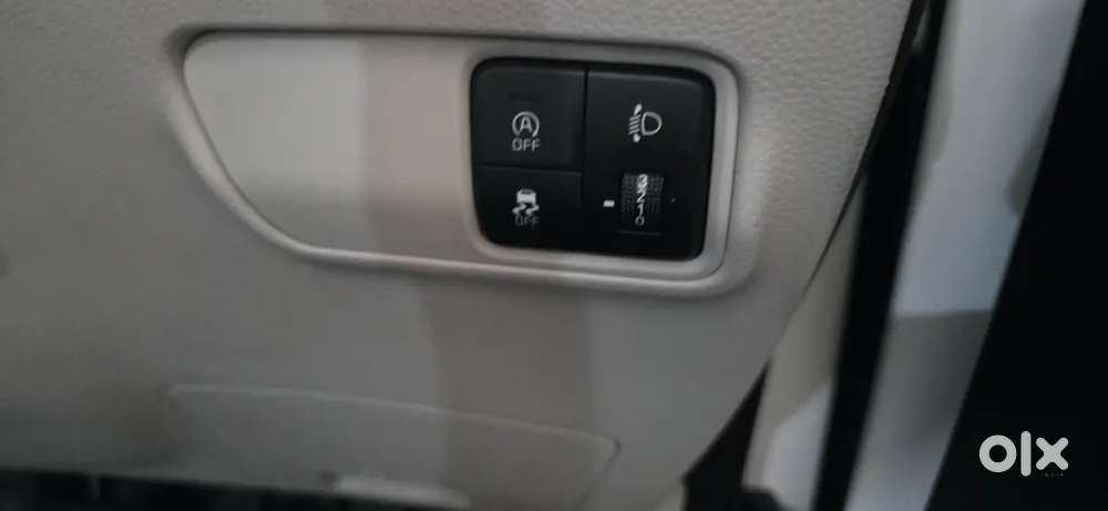 Kia Carens 2023 Petrol Manual