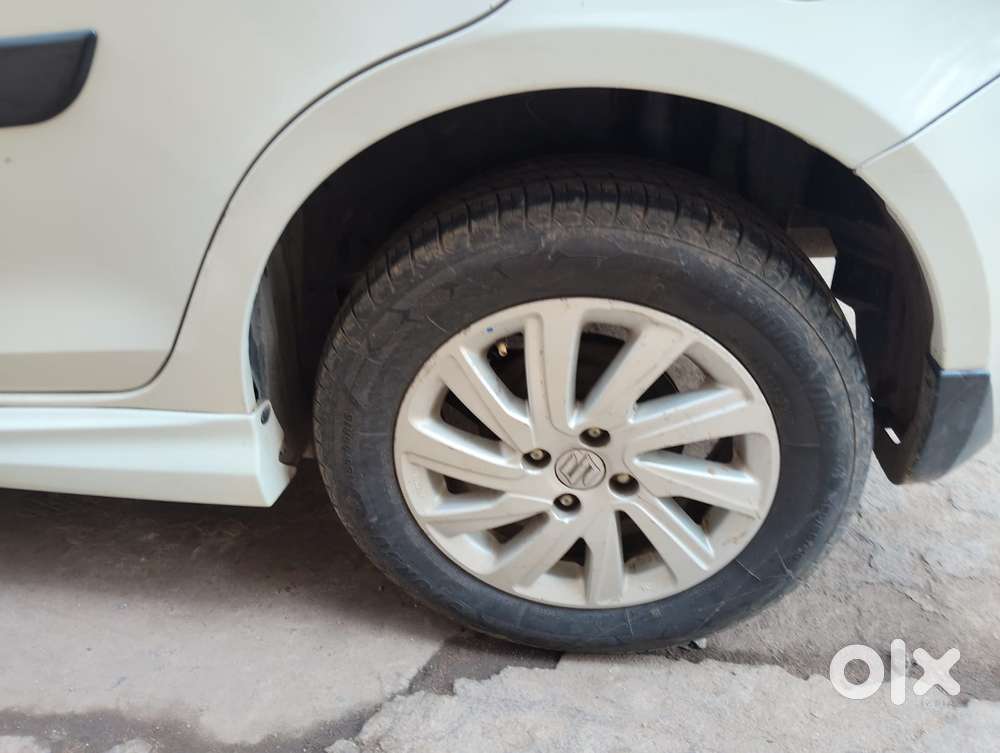 Maruti Suzuki Swift Dzire Zdi Bsiv, 2015, Diesel