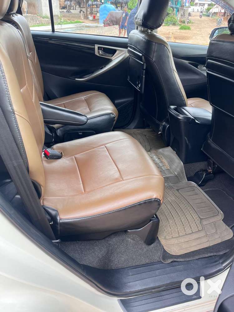 Toyota Innova Crysta 2.4 V 7 Str, 2016, Diesel